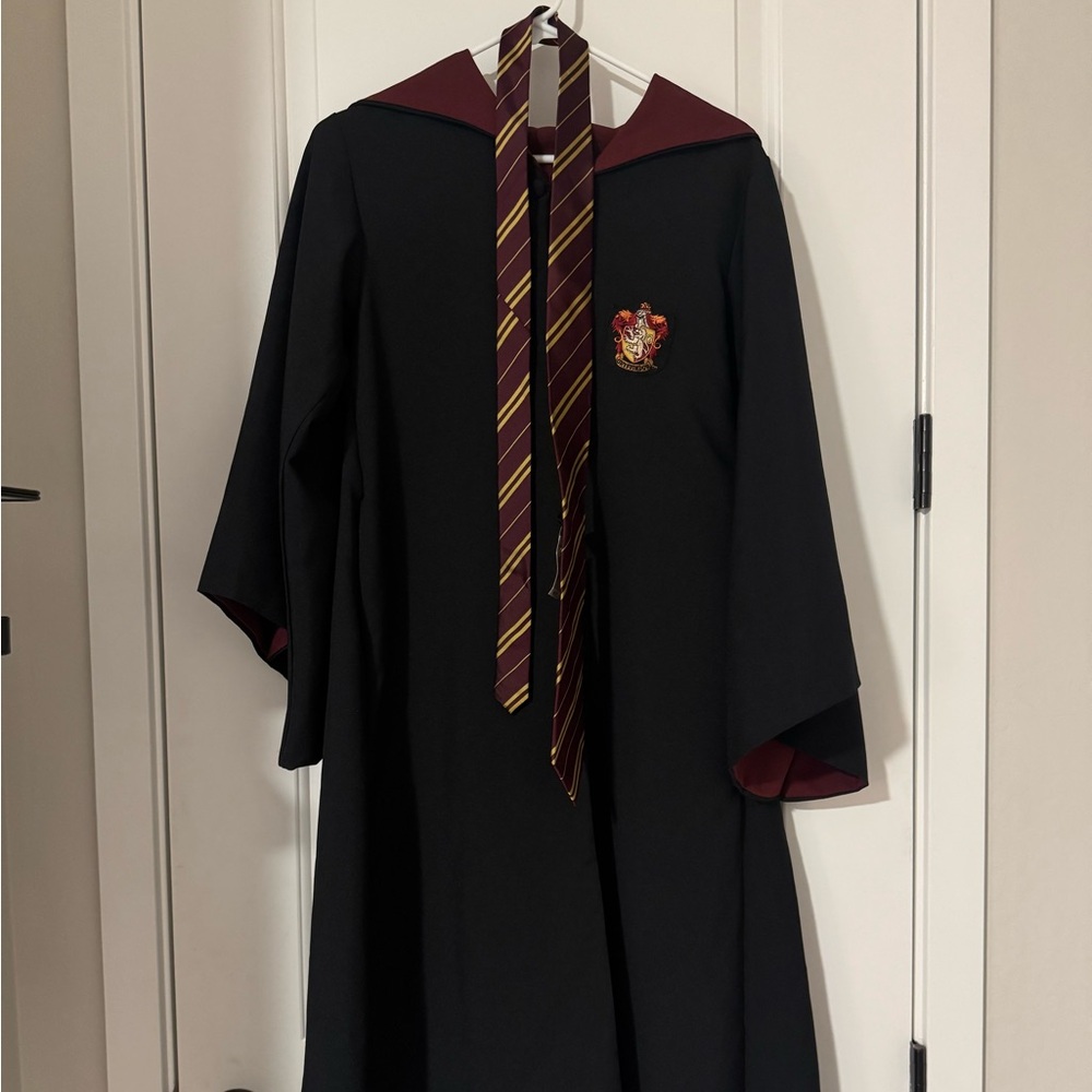 Official universal Studios Gryffindor Robe With Brand New Harry Potter Tie